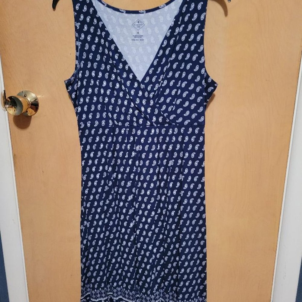 St. Johns Bay Navy & White V Neck, Size- Medium